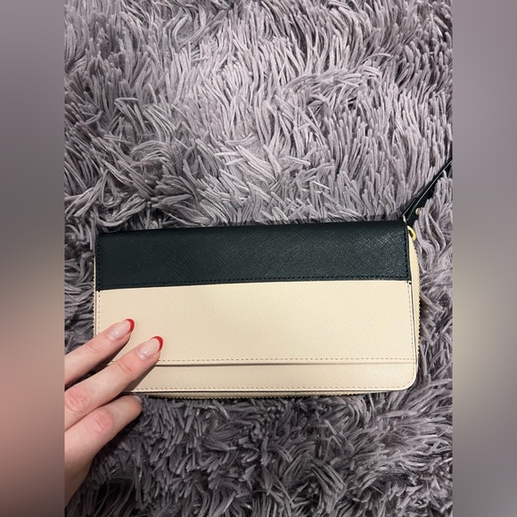 BNWT Kate Spade Wallet in light pink / black - Picture 2 of 4